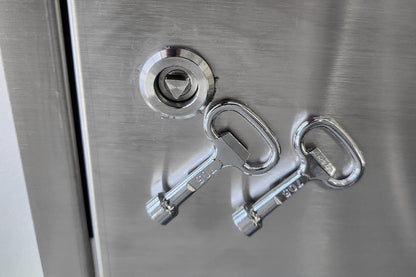 Aquablend: Key Lockable Hinged Lid & Surround - SS - 350mm Aquablend 1000/1500/2500